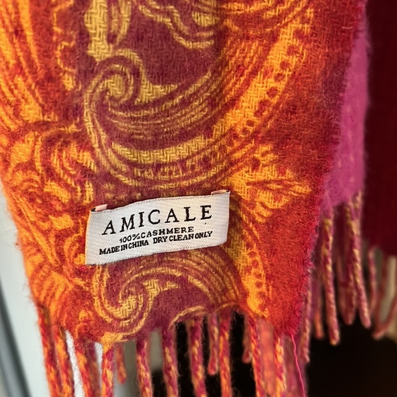 ✨FLASH SALE✨Amicale Cashmere Scarf Pink Yellow Gold Reversible Heart Patterns - Picture 5 of 8